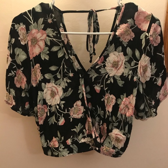 Black floral crop top - Picture 1 of 2